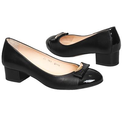 Стильные кожаные женские туфли на низком каблуке Ko-383 czarny lico+czarny lakier