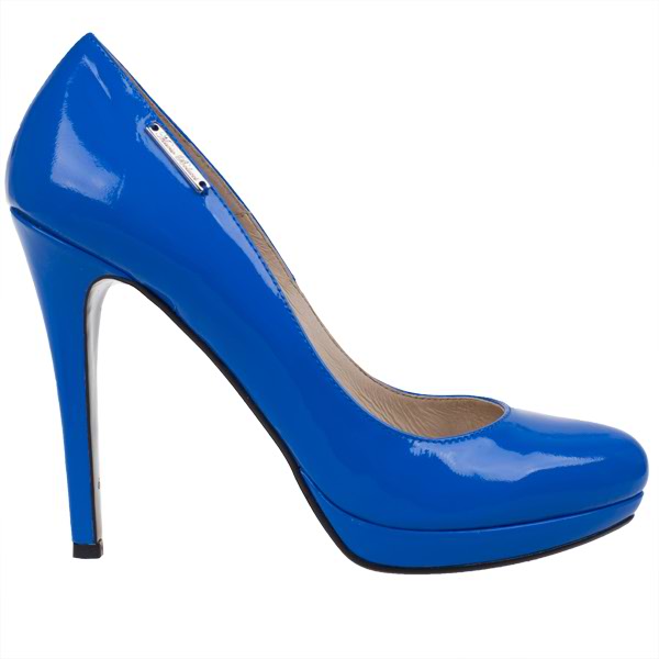 Голубая женская обувь