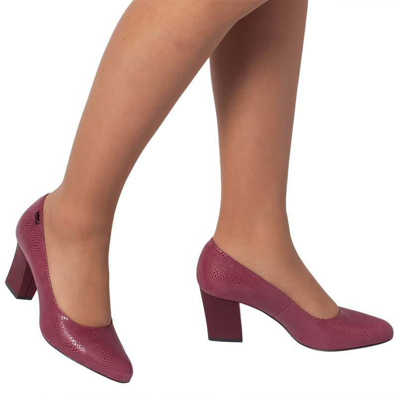 Валберис обувь туфли. Женские туфли ар1855-05 Violet-17l. Туфли женские каприз на вайлдберриз. Валберис туфли женские. Туфли на валберис на низком каблуке.