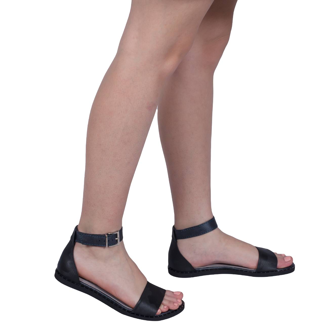 Женские босоножки с закрытой пяткой на каблуке