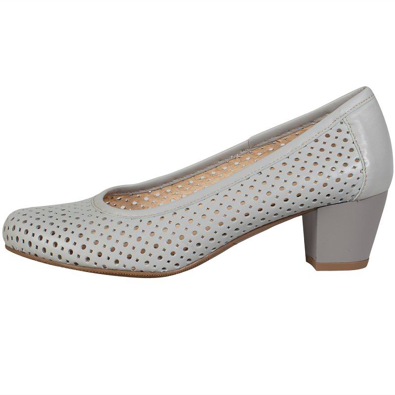 Женские удобные туфли с перфорацией на среднем каблуке 5 см в интернетмагазине Kwinto - товара нет в наличии